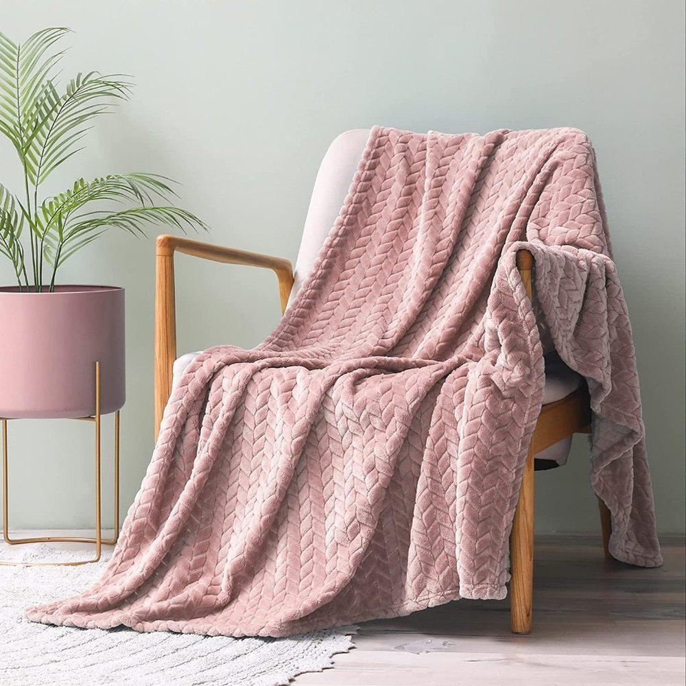 Dusty Pink Knit Jacquard Weave Pattern Decorative Warm Flannel Bed/Sofa Blanket - Picture 3 of 16